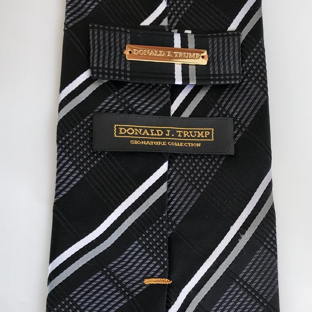 Men’s Tie Donald J. Trump Signature Silk Necktie